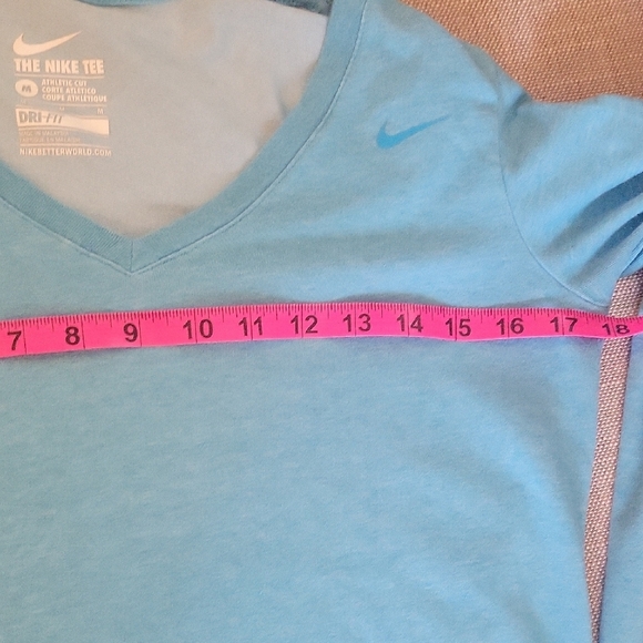 2/$10 Nike Sky Blue Women's M Long Sleeve Performance Tee Athleisure - Picture 6 of 6